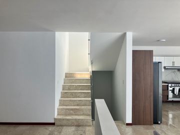 Vive la Plenitud en Zona Plateada: Residencia de Vanguardia al Mejor Precio