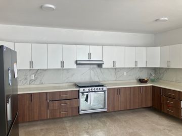 Vive la Plenitud en Zona Plateada: Residencia de Vanguardia al Mejor Precio