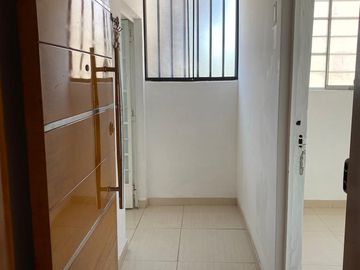 VENDO CASA DE 3 PISOS JIRON AGUA MARINA MZ I LOTE 33 SAN JUAN DE LURIGANCHO