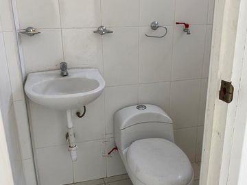 VENDO CASA DE 3 PISOS JIRON AGUA MARINA MZ I LOTE 33 SAN JUAN DE LURIGANCHO