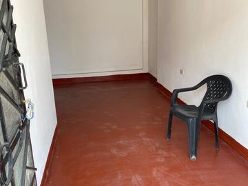 VENDO CASA DE 3 PISOS JIRON AGUA MARINA MZ I LOTE 33 SAN JUAN DE LURIGANCHO