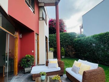 Linda casa en condominio con ingreso independiente