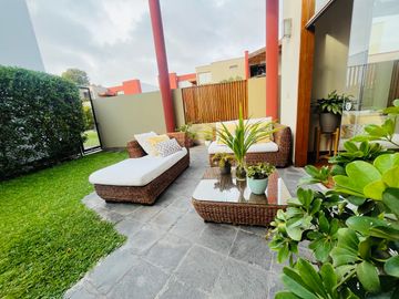Linda casa en condominio con ingreso independiente