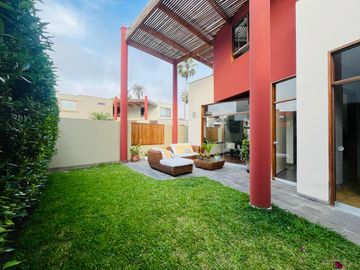 Linda casa en condominio con ingreso independiente