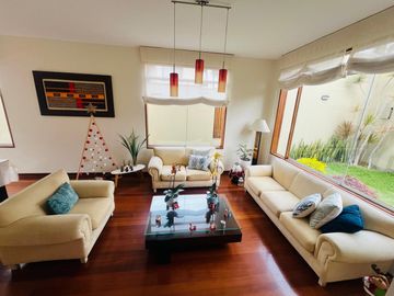 Linda casa en condominio con ingreso independiente