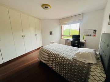 Linda casa en condominio con ingreso independiente