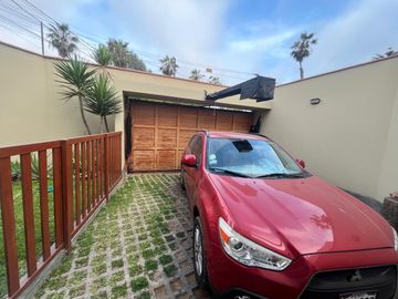 Linda casa en condominio con ingreso independiente