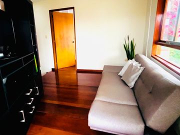 Linda casa en condominio con ingreso independiente