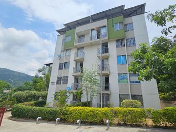 SE VENDE APARTAMENTO EN GIRON