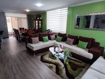 Hermosa Casa 4 dormitorios en La Armenia
