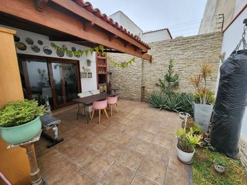 Casa En Venta En Surco Cerca A La Upc Ideal Para Constructoras