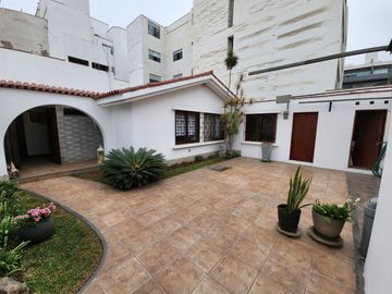 Casa En Venta En Surco Cerca A La Upc Ideal Para Constructoras