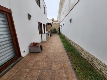 Casa En Venta En Surco Cerca A La Upc Ideal Para Constructoras