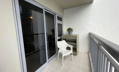Park Triangle Perfection! For Rent: 1 Bedroom Condominium, with Balcony. Fully Furnished, Brand New Appliances. Strategic Location near ISM, Brent, Bo