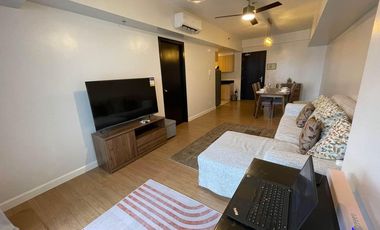 Park Triangle Perfection! For Rent: 1 Bedroom Condominium, with Balcony. Fully Furnished, Brand New Appliances. Strategic Location near ISM, Brent, Bo