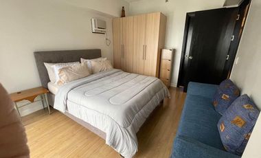 Park Triangle Perfection! For Rent: 1 Bedroom Condominium, with Balcony. Fully Furnished, Brand New Appliances. Strategic Location near ISM, Brent, Bo