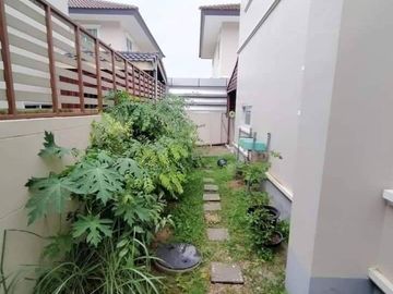 🏡 #Quick sale!! #Twin house, single house style Just connect the roof of the parking lot. #Natawadi Village, Bowina Town 🏡