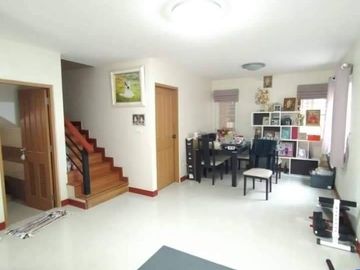 🏡 #Quick sale!! #Twin house, single house style Just connect the roof of the parking lot. #Natawadi Village, Bowina Town 🏡