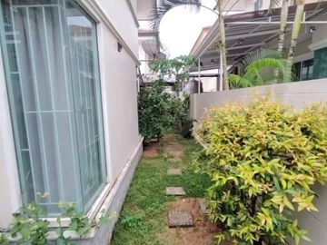 🏡 #Quick sale!! #Twin house, single house style Just connect the roof of the parking lot. #Natawadi Village, Bowina Town 🏡