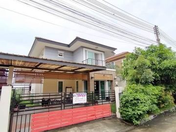 🏡 #Quick sale!! #Twin house, single house style Just connect the roof of the parking lot. #Natawadi Village, Bowina Town 🏡