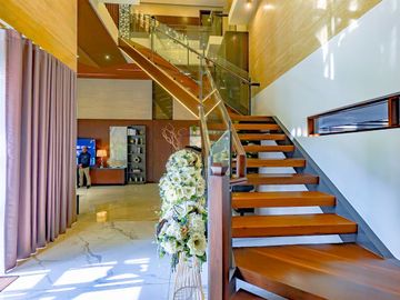 Modern, Luxurious, Brand New 6-Bedroom House For Sale at Multinational Village, Paranaque