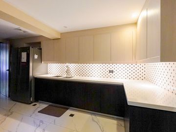 Modern, Luxurious, Brand New 6-Bedroom House For Sale at Multinational Village, Paranaque