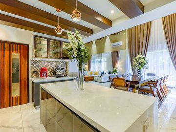 Modern, Luxurious, Brand New 6-Bedroom House For Sale at Multinational Village, Paranaque