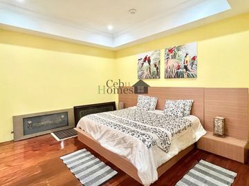 Three Bedrooms Beach Condo Unit in Coral Point