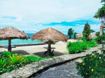 Three Bedrooms Beach Condo Unit in Coral Point