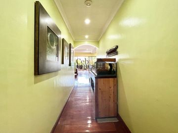 Three Bedrooms Beach Condo Unit in Coral Point