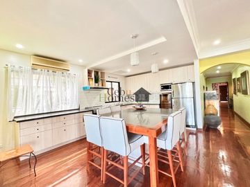Three Bedrooms Beach Condo Unit in Coral Point