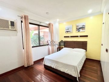 Three Bedrooms Beach Condo Unit in Coral Point