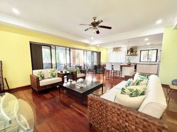 Three Bedrooms Beach Condo Unit in Coral Point
