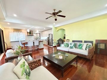 Three Bedrooms Beach Condo Unit in Coral Point