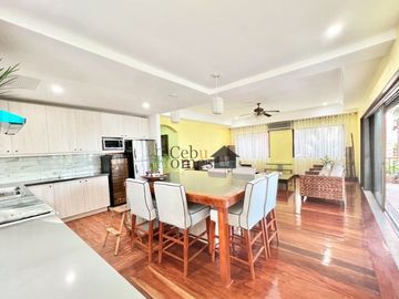 Three Bedrooms Beach Condo Unit in Coral Point