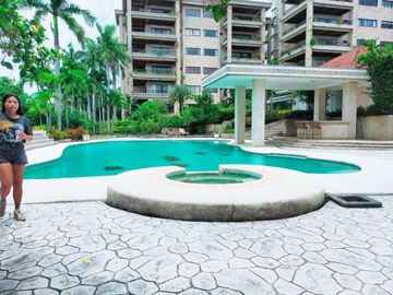 Three Bedrooms Beach Condo Unit in Coral Point