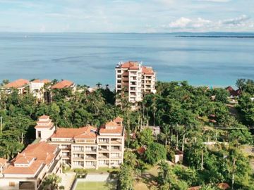 Three Bedrooms Beach Condo Unit in Coral Point