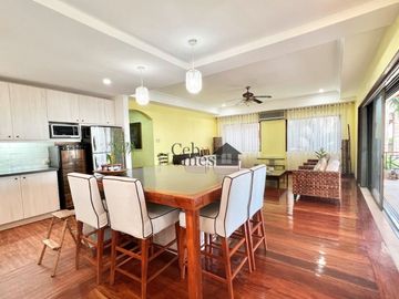 Three Bedrooms Beach Condo Unit in Coral Point