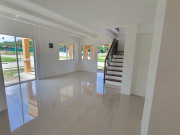 1.1 Million Discount & 5% Downpayment payable in 4 Months! Corner Lot Single Detached House Unit @ Camella Malvar Near The Outlet Lima
