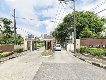 6BR House and Lor for Sale in Pasig City at Valle Verde 7