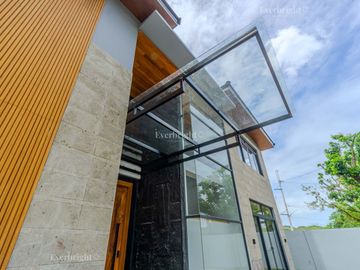 5BR HOUSE & LOT; MANILA SOUTHWOODS - CARMONA, CAVITE