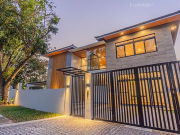 5BR HOUSE & LOT; MANILA SOUTHWOODS - CARMONA, CAVITE