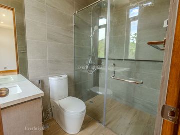 5BR HOUSE & LOT; MANILA SOUTHWOODS - CARMONA, CAVITE