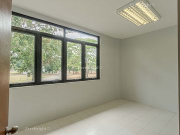 5BR HOUSE & LOT; MANILA SOUTHWOODS - CARMONA, CAVITE