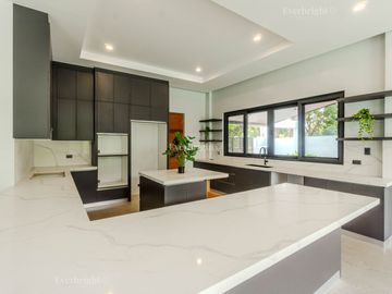 5BR HOUSE & LOT; MANILA SOUTHWOODS - CARMONA, CAVITE
