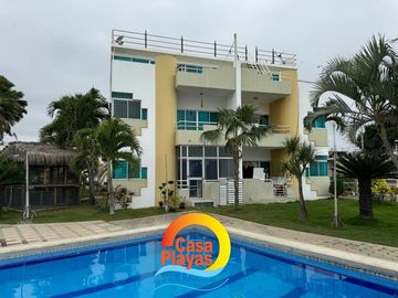 Departamento Frente Al Mar de Venta en Playas Villamil, Zona Central