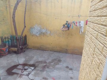 VENDO CASA 2 PLANTAS 4 RECAMARAS, EXCELENTE UBICACIONE, EN VILLA DE LAS FLORES