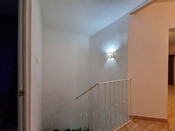 Bonita Casa Climatizada en Laguna Real