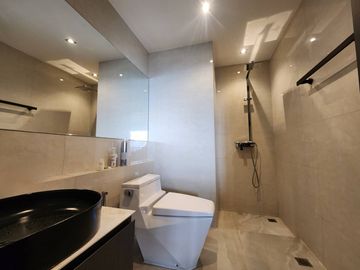 Fully renovated with panoramic view and balcony