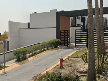 Aproveche Oportunidad de Remate Bancario en Valle del Sereno, Fracc. Las Nubes. Col. Real del  Valle Santa Catarina-Nuevo León